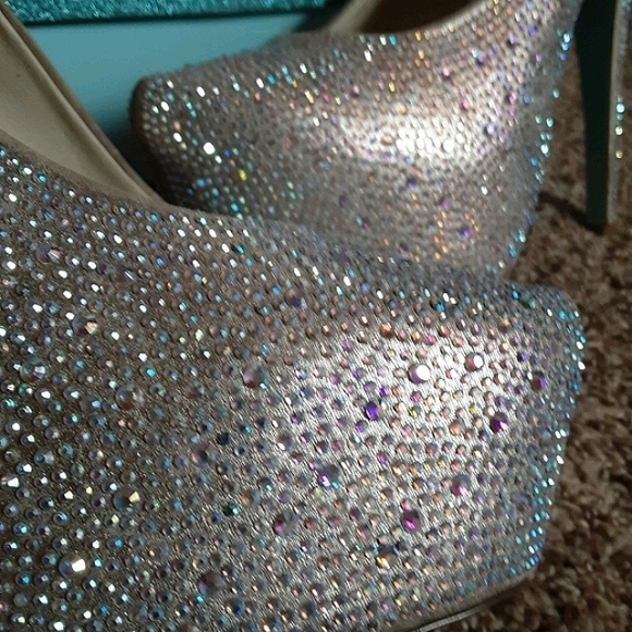 Betsey Johnson WISH Iridescent Platform Heels - Picture 9 of 10